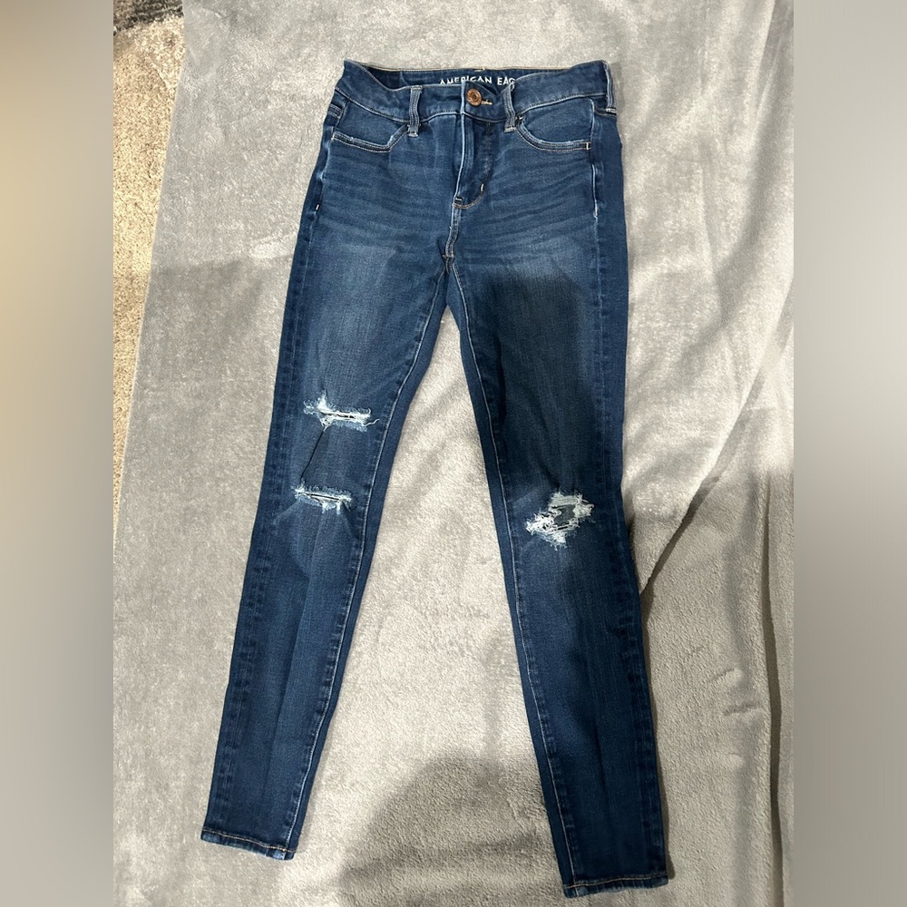 American eagle jeans. Size 2. Great condition